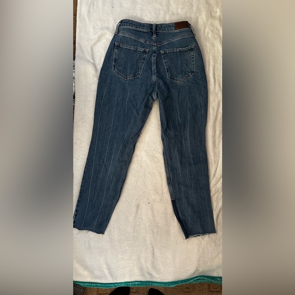 Womans Hollister Curvy High Rise Mom Jeans - Picture 2 of 3